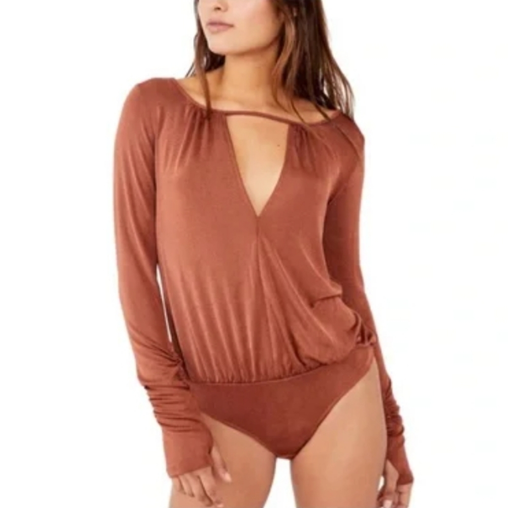 639-NWT Freeโ people Rust Long Sleeve Bodysuit